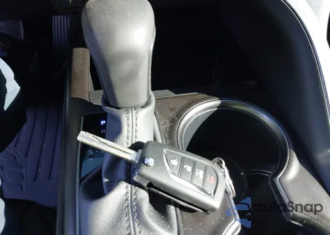 2024 Toyota Camry Se z USA, uszkodzony, nr VIN 4T1G11AK9RU242109